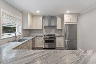 36 Lincoln Ave, Unit 2 in Eastchester, NY - Building Photo - Building Photo