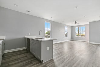 9222 Edinburgh St in New Orleans, LA - Building Photo - Building Photo