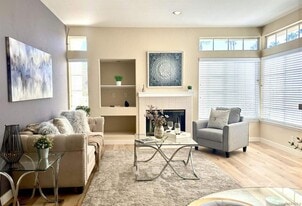 12626 Springbrook Dr in San Diego, CA - Building Photo