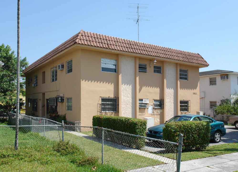 1811 NW 19th Terr in Miami, FL - Building Photo
