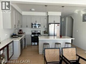 13 Rivergreen Cres in Cambridge, ON - Building Photo - Building Photo