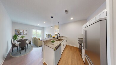 825 S Washington Ave in Lansing, MI - Building Photo - Building Photo