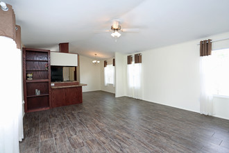 Forest Vista in La Porte, TX - Building Photo - Interior Photo