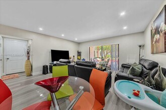 8550 SW 149th Ave in Miami, FL - Foto de edificio - Building Photo