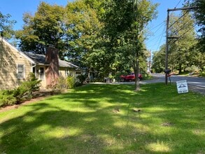 142 Pine Tree Rd, Unit Up in Ithaca, NY - Building Photo - Building Photo