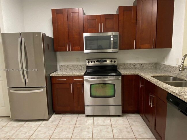 4114 Forest Dr in Weston, FL - Building Photo - Building Photo