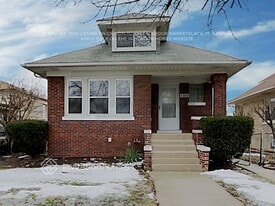 6830 26th St in Berwyn, IL - Building Photo