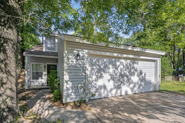 1106 E Red Cedar Cir in Spring, TX - Building Photo - Building Photo