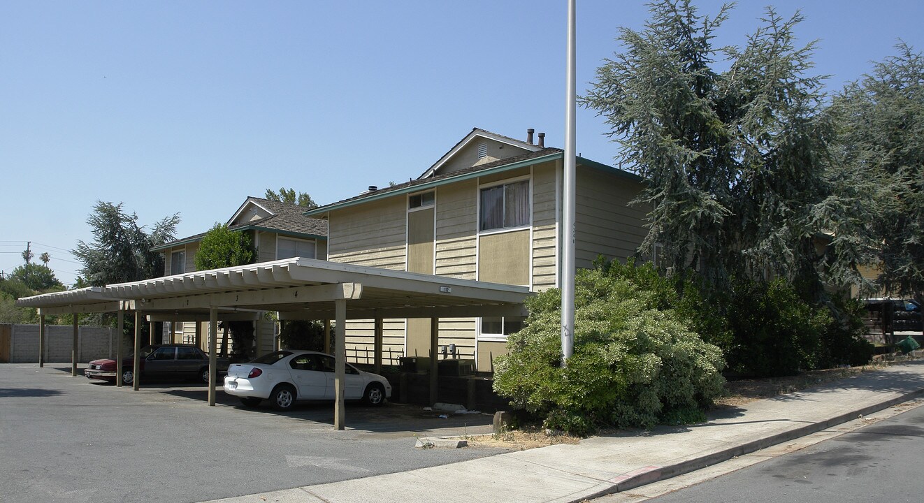 112 E 6th St in Antioch, CA - Building Photo