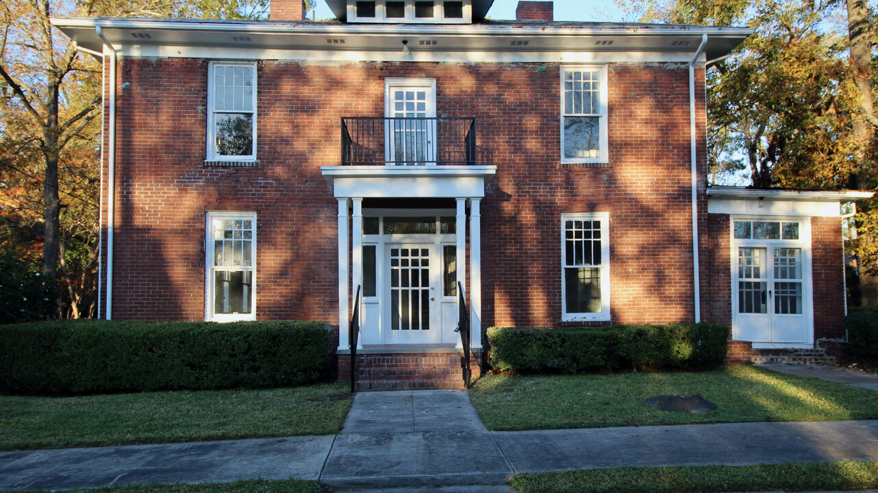 107 Pine St in Chester, SC - Building Photo