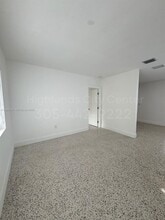 1230 NW 8th Ct in Miami, FL - Building Photo - Building Photo