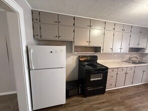 119-121 W Kemp Ave in Watertown, SD - Building Photo - Building Photo