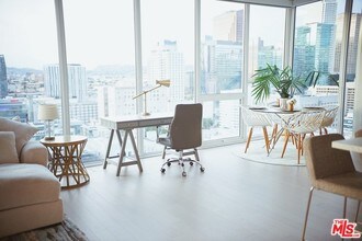 1050 S Grand Ave-Unit -1901 in Los Angeles, CA - Foto de edificio - Building Photo