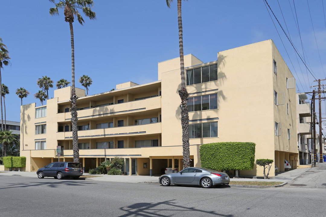 401 Washington in Santa Monica, CA - Building Photo