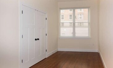 491 Commonwealth Ave, Unit 6 in Boston, MA - Foto de edificio - Building Photo