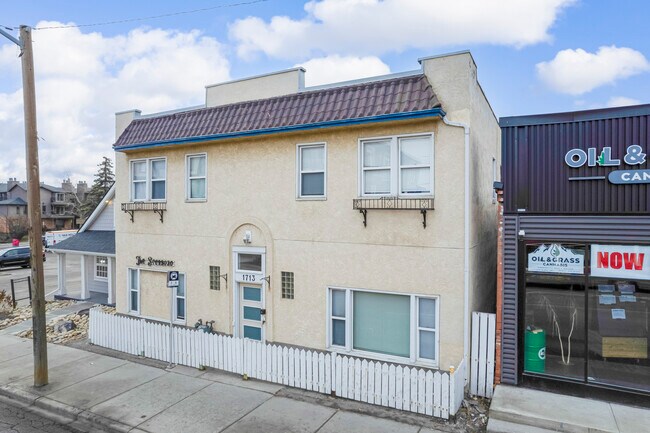 1713 17 Av SW in Calgary, AB - Building Photo - Building Photo