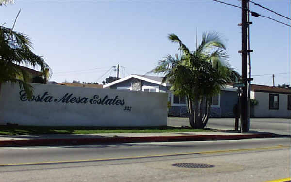 Costa Mesa Estates in Costa Mesa, CA - Foto de edificio - Building Photo