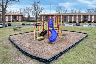 Sawmill Apartments in Indianapolis, IN - Building Photo - Building Photo