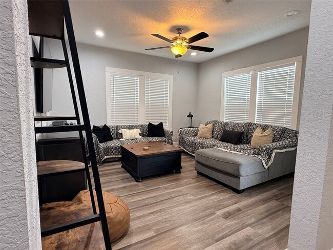 7334 Texas St in Houston, TX - Building Photo - Building Photo