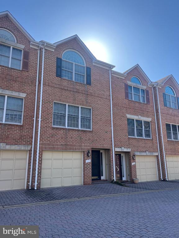 property at 1125 N Utah St