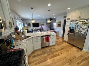 35 Porter St, Unit 1A in Cambridge, MA - Foto de edificio - Building Photo