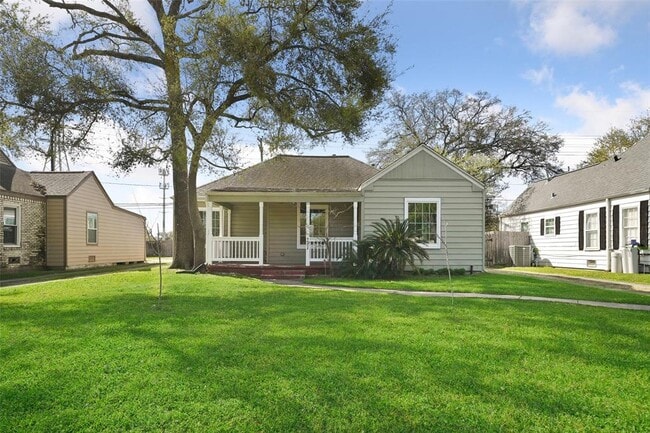 property at 4502 Rockwood Dr