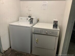 137 Merriam Ave, Unit 2 in Leominster, MA - Building Photo - Building Photo