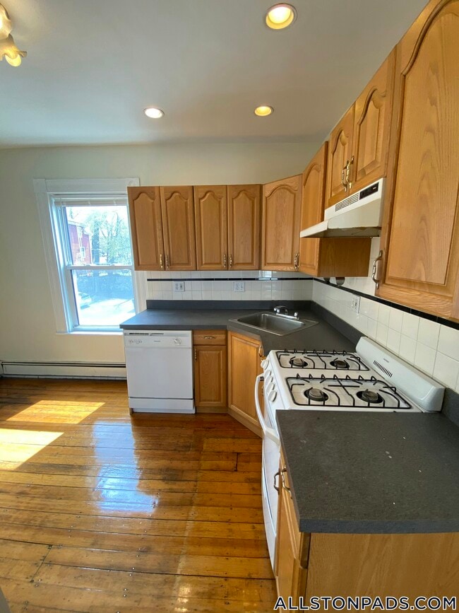 25 Everett St in Boston, MA - Building Photo - Building Photo