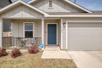 2700 Schwartz Ln in Pflugerville, TX - Foto de edificio - Building Photo