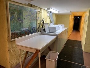 51 Smith St in Merrick, NY - Building Photo - Building Photo