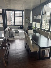 235 W Van Buren St, Unit 2501 in Chicago, IL - Building Photo - Building Photo