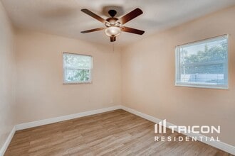 4200 28th Ave N in St. Petersburg, FL - Building Photo - Building Photo