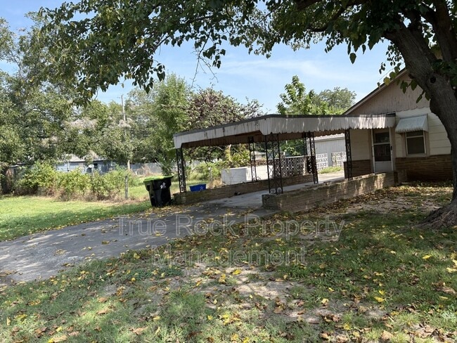 730 W 4th St in Ada, OK - Building Photo - Building Photo