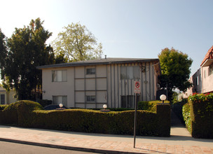 10838 Morrison St in North Hollywood, CA - Foto de edificio - Building Photo