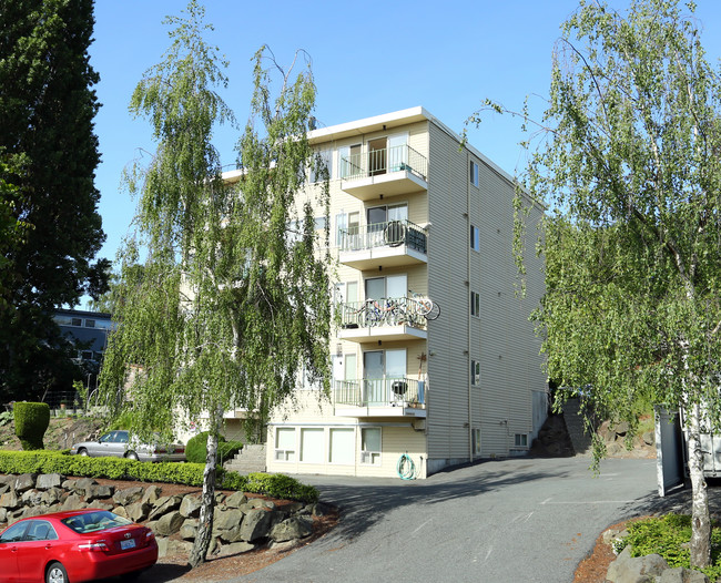 Tikini Apartments in Seattle, WA - Foto de edificio - Building Photo