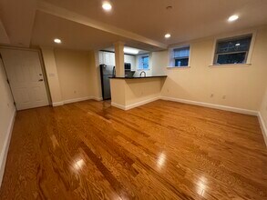 1642 Massachusetts Ave, Unit 3A in Cambridge, MA - Building Photo - Building Photo