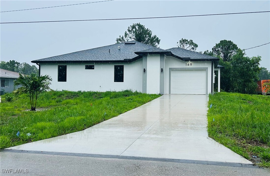 149 Meadow Rd in Lehigh Acres, FL - Building Photo