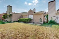 1514 Britainway Ln in Dallas, TX - Foto de edificio - Building Photo