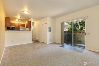 1727 NW 61st St, Unit 1 in Seattle, WA - Building Photo - Building Photo