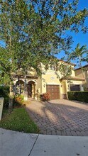 8785 NW 116th Ct in Doral, FL - Building Photo - Building Photo