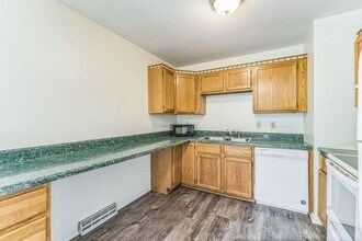 46544 Majestic Ct in Lexington Park, MD - Foto de edificio - Building Photo