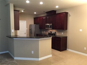 181 Barrington Ln in Lewisville, TX - Foto de edificio - Building Photo
