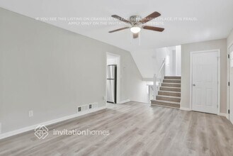 2805 Cherry Laurel Ln SW in Atlanta, GA - Building Photo - Building Photo