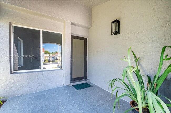 8352 SW 148th Ave in Miami, FL - Building Photo - Building Photo