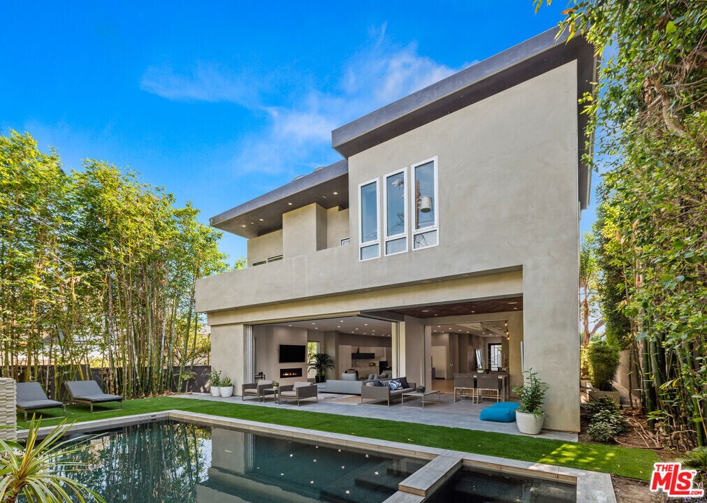 6617 Lindenhurst Ave in Los Angeles, CA - Building Photo
