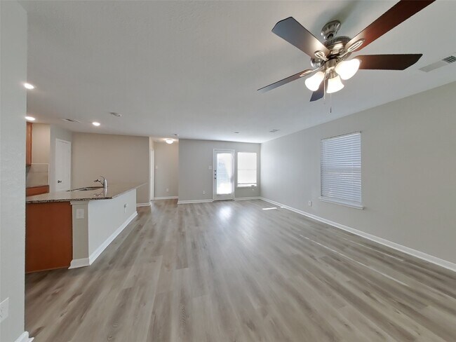 20660 Dunrobin Dr in Porter, TX - Building Photo - Building Photo