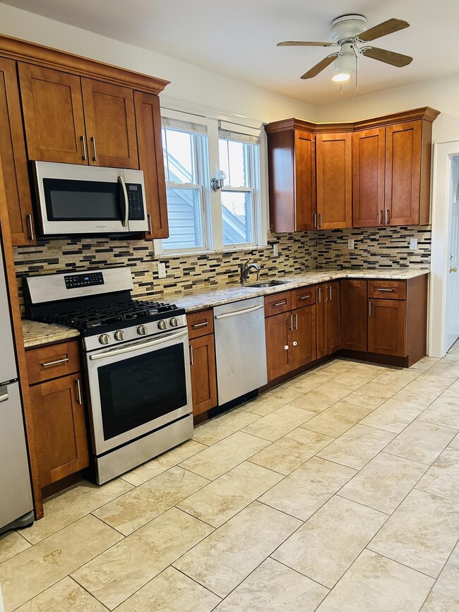 711 4th St in Secaucus, NJ - Building Photo - Building Photo