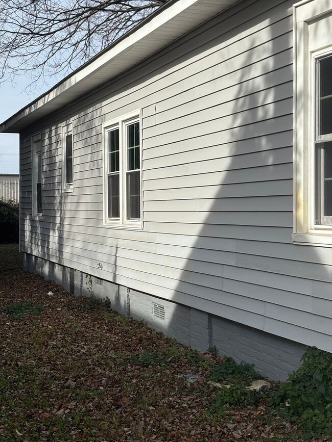 608 N Independence St in Kinston, NC - Building Photo - Building Photo