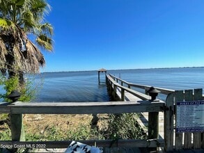 2095 Pineapple Ave in Melbourne, FL - Foto de edificio - Building Photo
