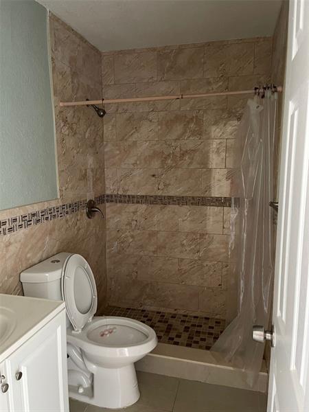 4732 SW 33rd Ave in Fort Lauderdale, FL - Foto de edificio - Building Photo